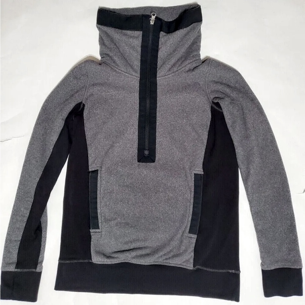 Lululemon size 4 half zip fleece gray and black pullover